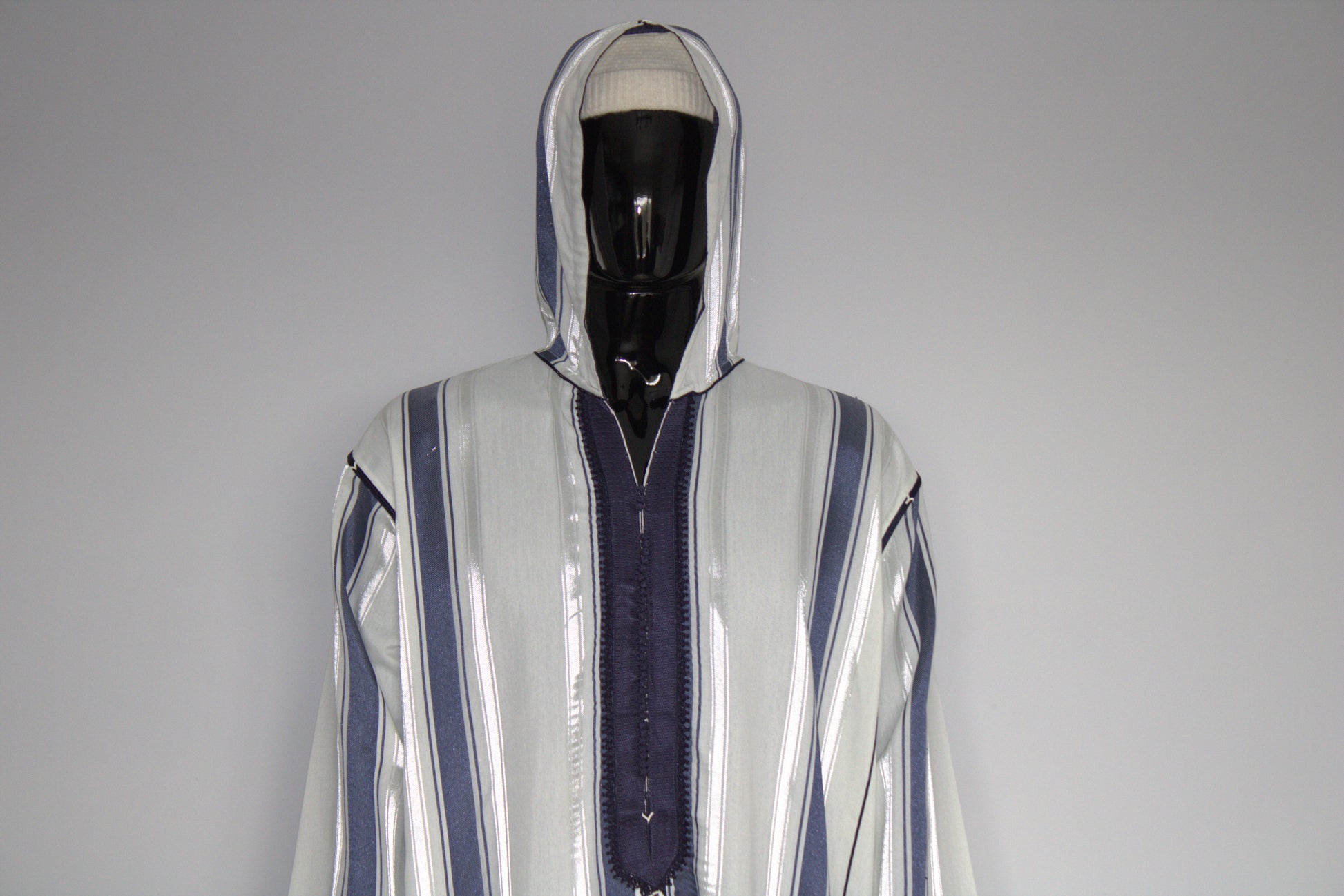 Moroccan Djellaba – White & Navy Stripes