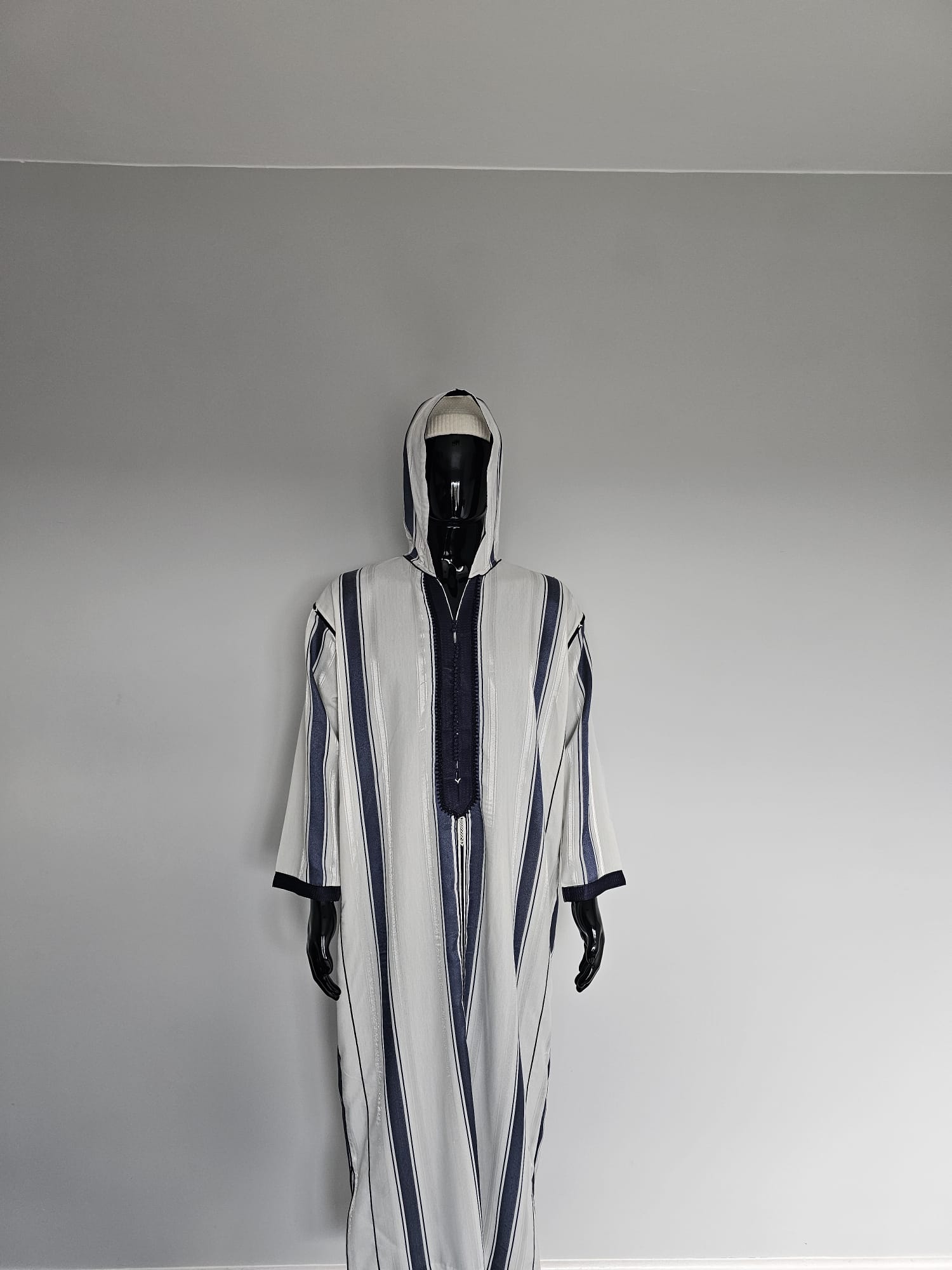 Moroccan Djellaba – White & Navy Stripes
