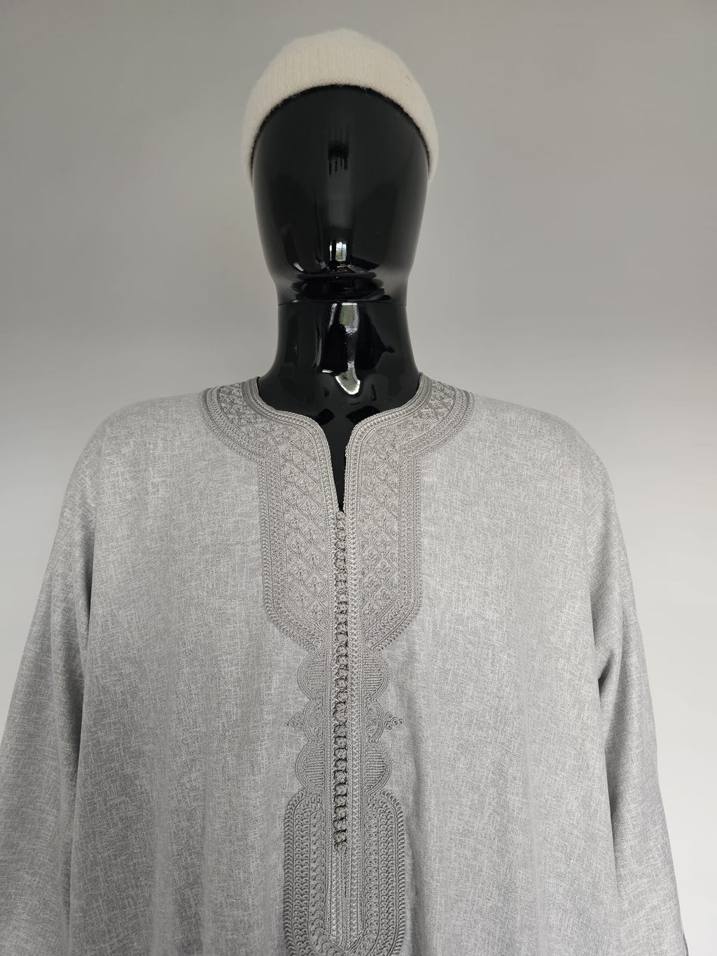 Moroccan Gandora – Light Grey with Subtle Grey Embroidery